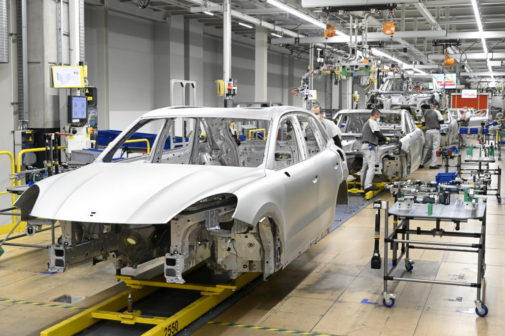 Body-in-white assembly line, Central Europe